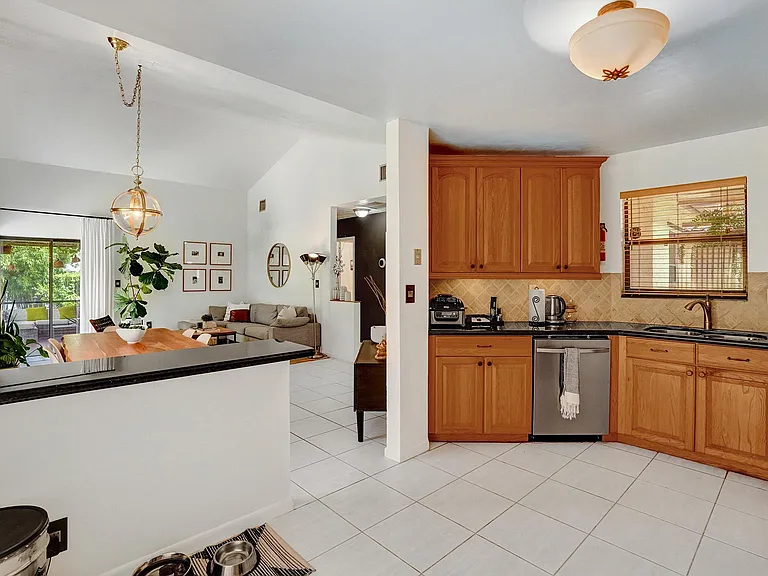 420 SW 113th Ter — Photo 14