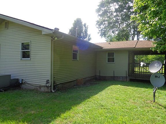 3rd image of 39 E Pine St