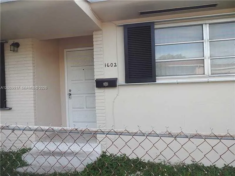 Building Photo - 1602 SW 25th Ave #1602