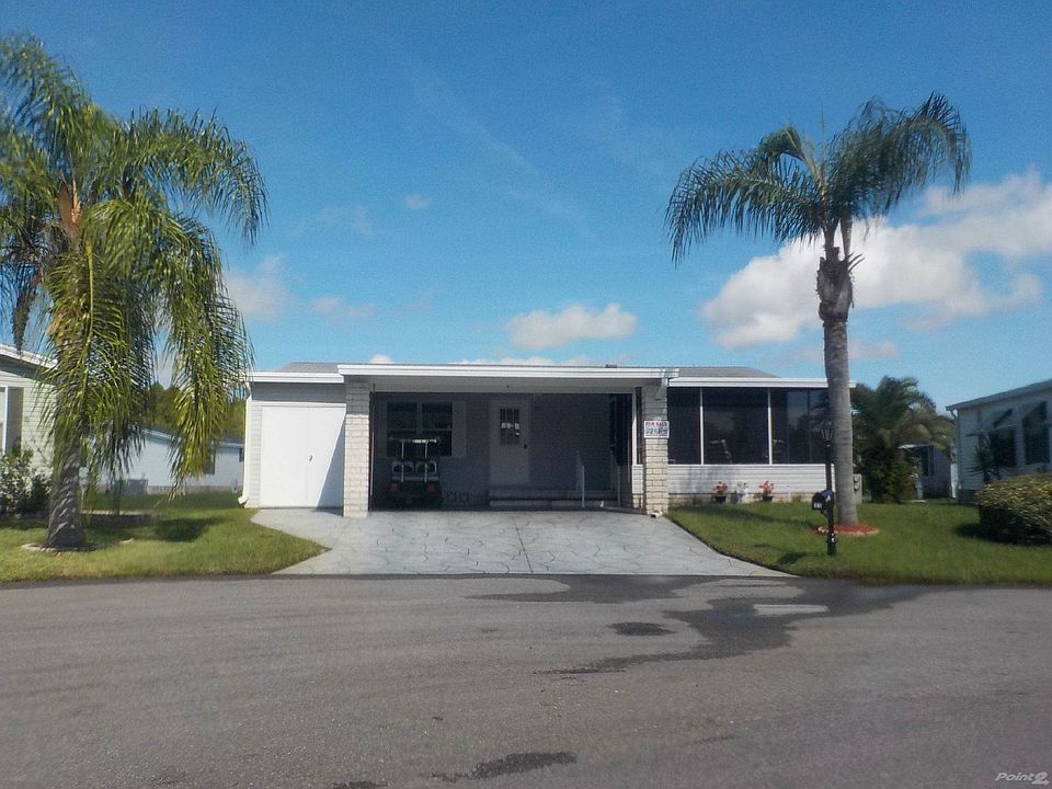 571 Tulip Circle East