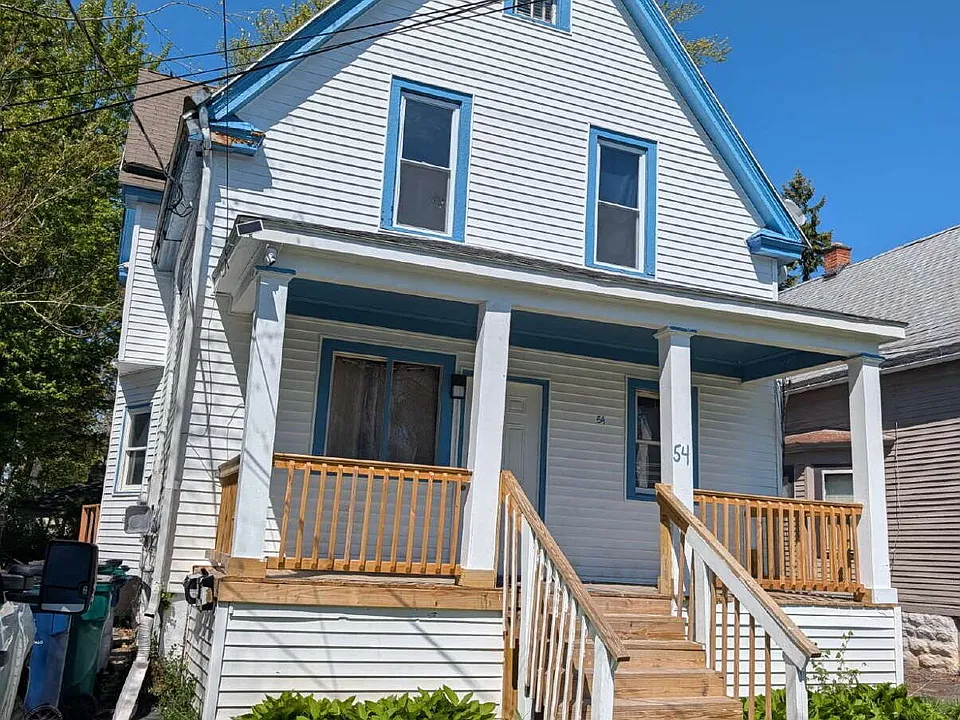 54 Humber Ave #1