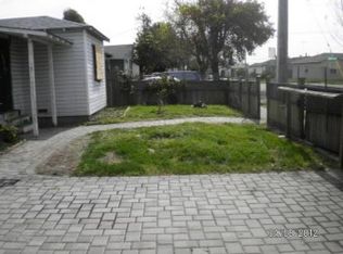 9812 Maddux Dr, Oakland, CA 94603