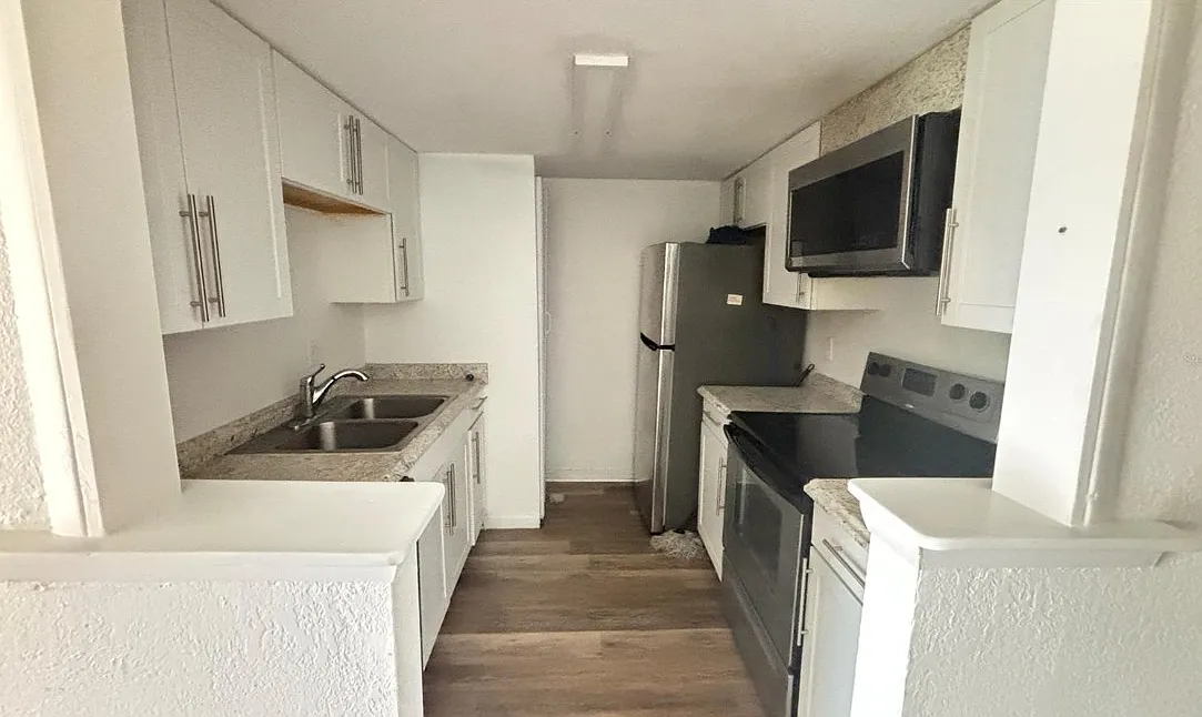 3 bed, 893 sqft, $1,700 — Photo 3