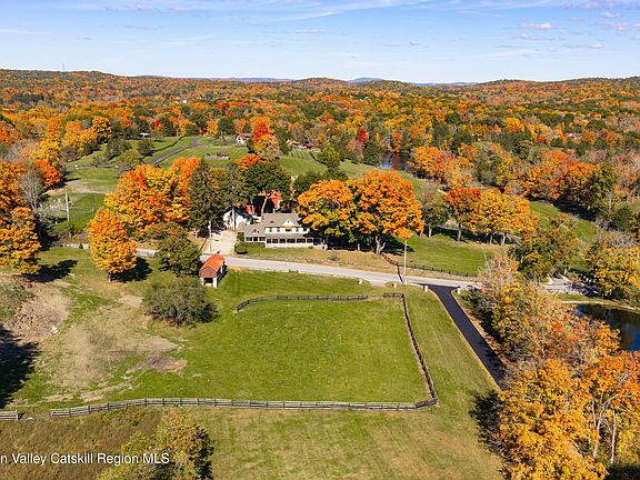 3rd image of 195 Drake Road