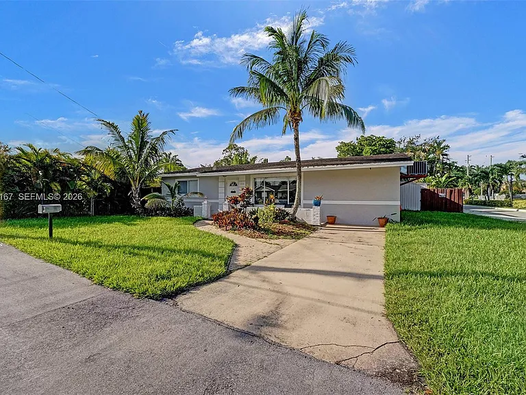 3730 SW 47th Ct — Photo 1