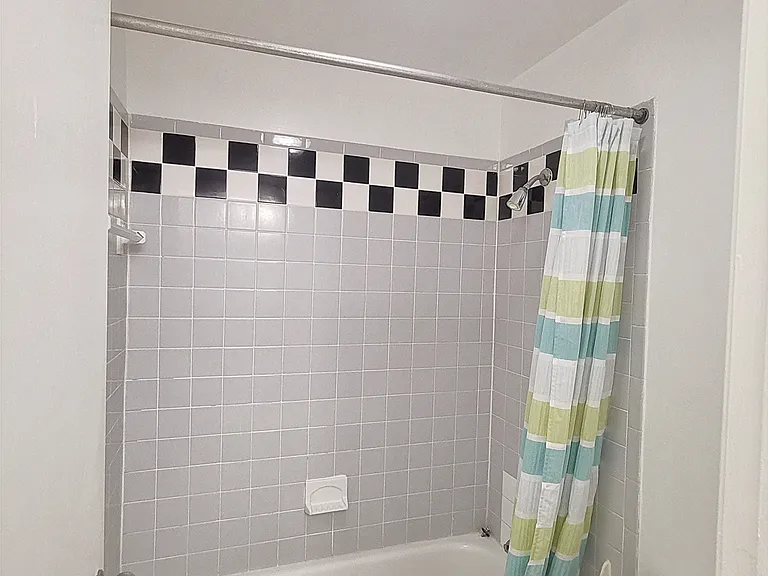 2601 SW Archer Rd #G327 — Photo 9