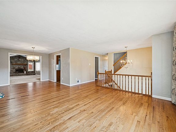4th image of 1881 Craig Dr
