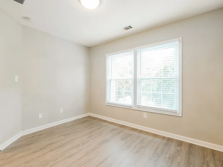 802 Pinder Point Ct — Photo 14