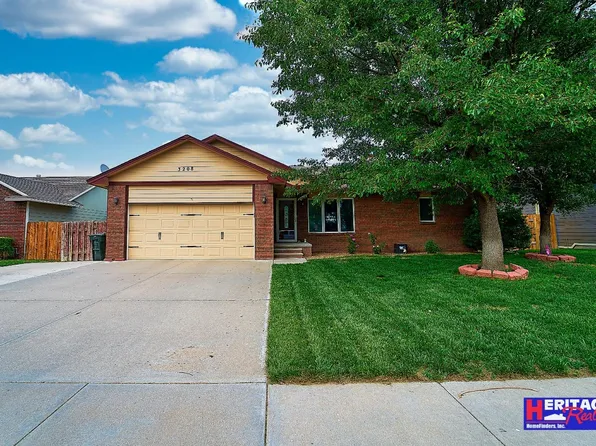 3208 Primrose St, Garden City, KS 67846