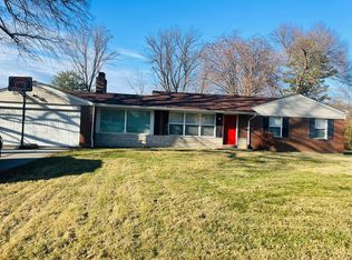 9 Chieftain Dr, Saint Louis, MO 63146