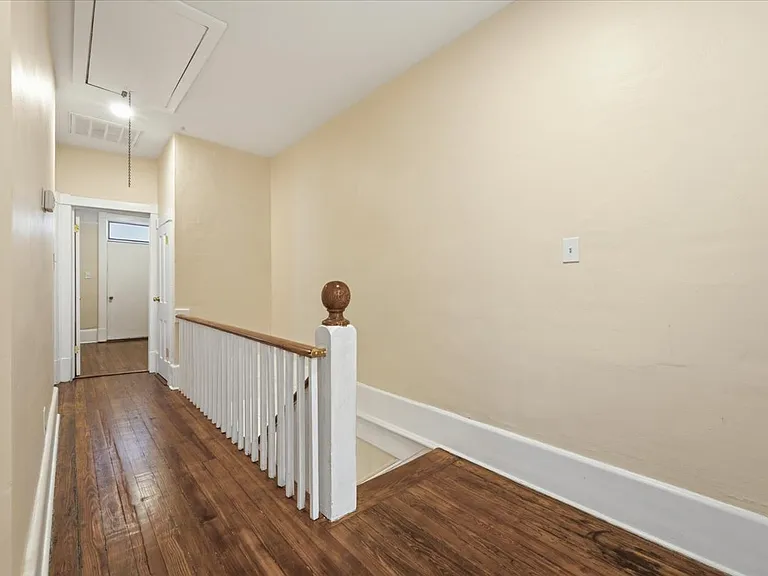 2305 Abercorn St — Photo 2