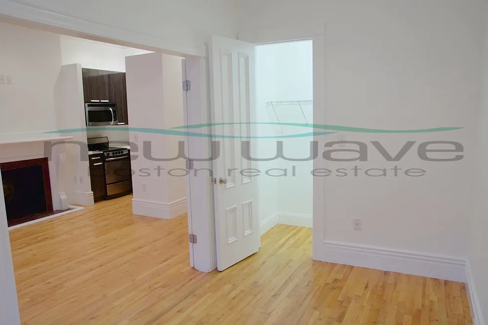 1 bed, 500 sqft, $3,200 — Photo 3