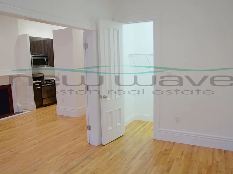 254 Newbury St #2 — Photo 3