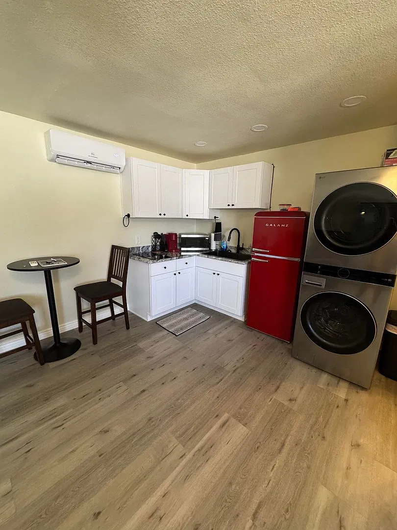 3000 E Leroy Ave — Photo 4