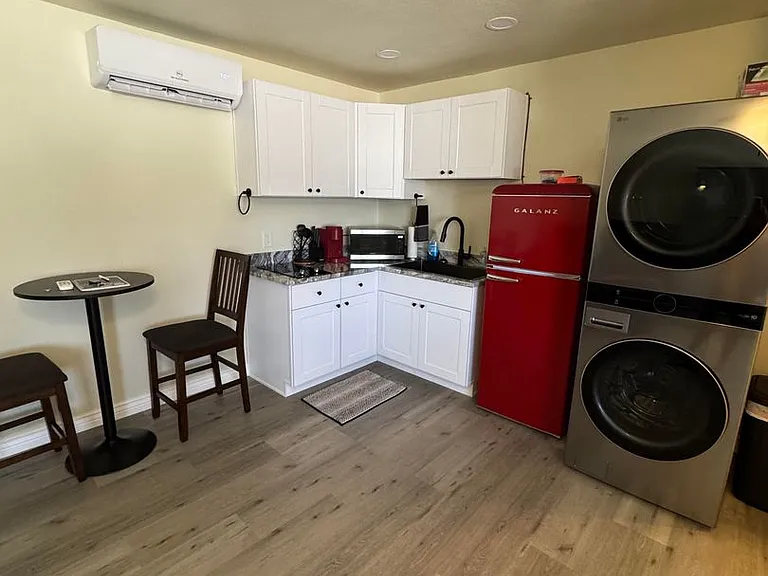 3000 E Leroy Ave — Photo 4