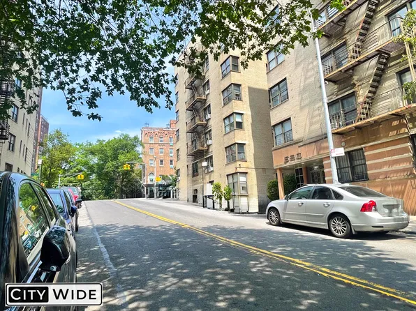 690 Fort Washington Avenue image 13 of 15