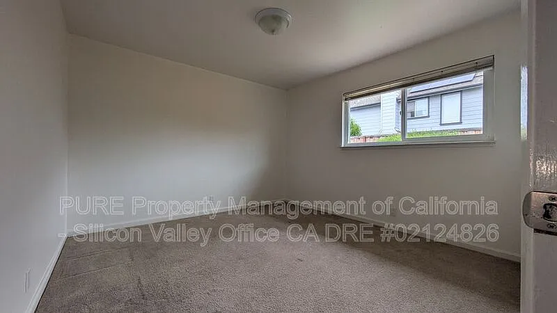 2 bed, 1.0 bath, 903 sqft, $3,995 — Photo 3