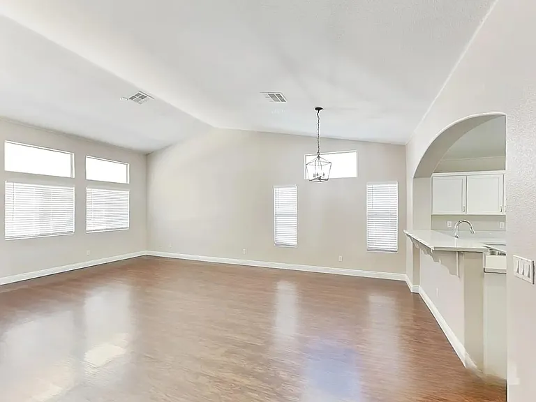 714 Wolf Lake Ave — Photo 7