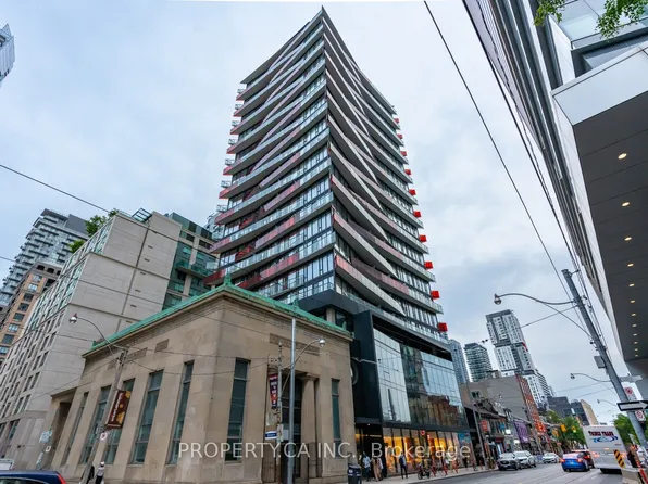 215 Queen St W #1616, Toronto, ON M5V 1Z4
