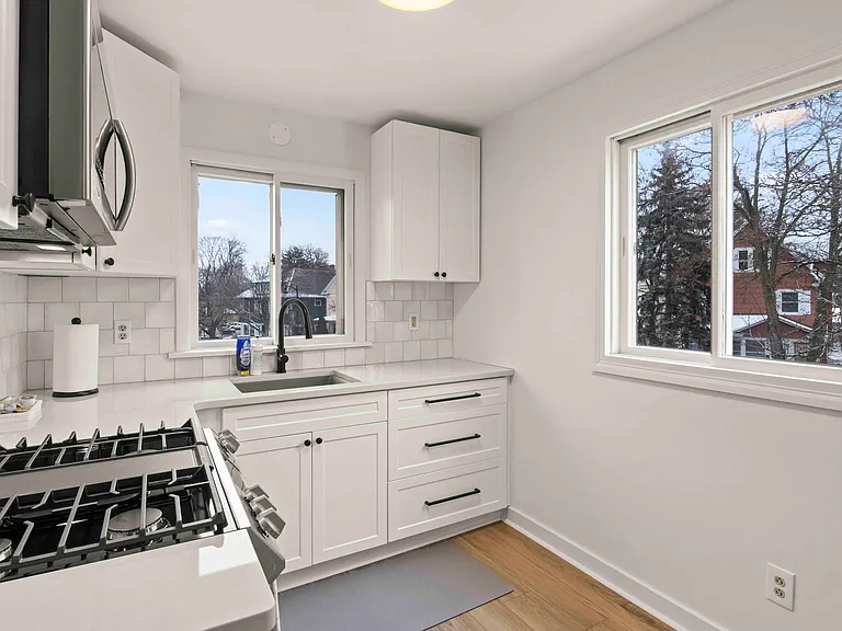 1850 E Main St #2 — Photo 4