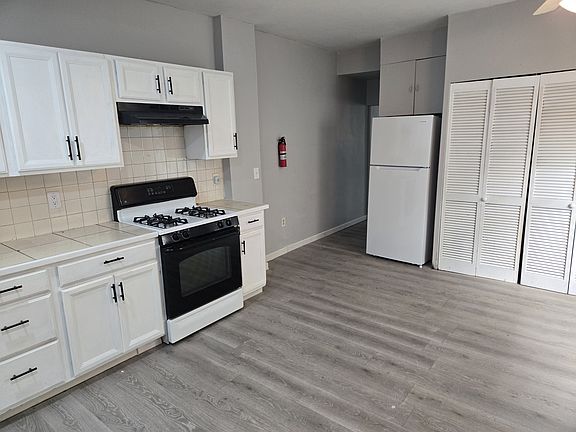 4th image of 184 Zerby Ave #184
