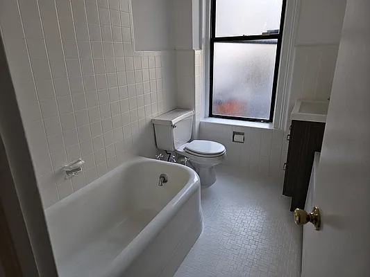 Rented by Compass | media 18