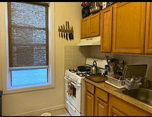 Rented by Amorelli Realty | media 9