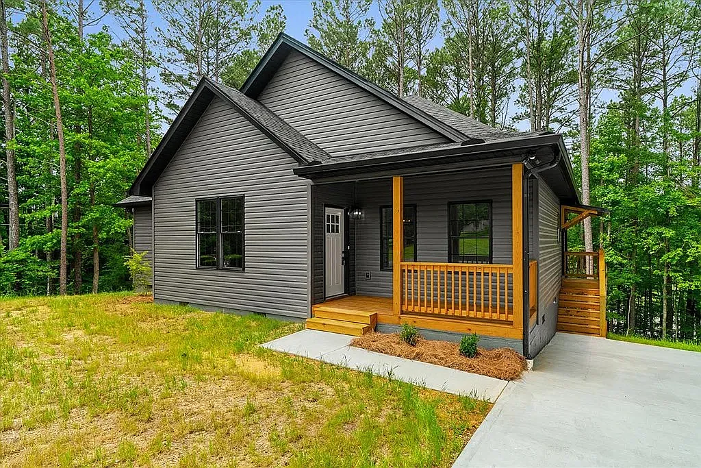 3 bed, 1400 sqft, $2,300 — Photo 3