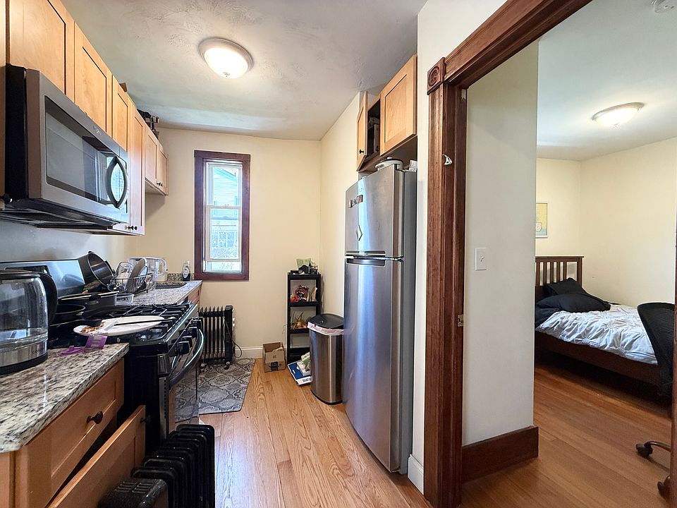 1st image of 146 Webster Ave #1