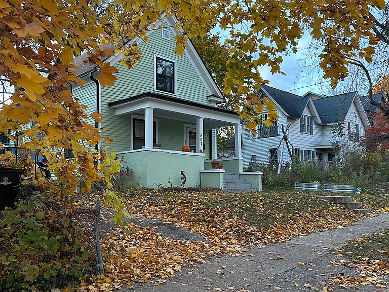607 Spring St — Photo 3