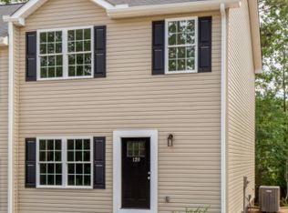 120 Village Ct, Greer, SC 29651