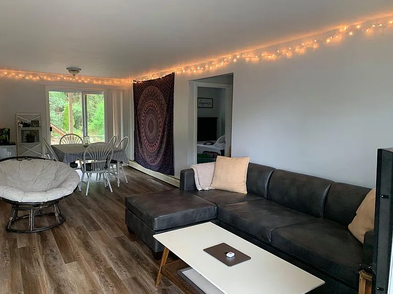 288 Duane Ave — Photo 9