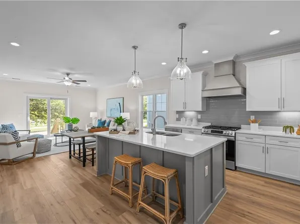 2419 Bay Oaks Pl, Norfolk, VA 23518