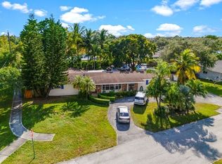 8200 SW 164th St, Palmetto Bay, FL 33157