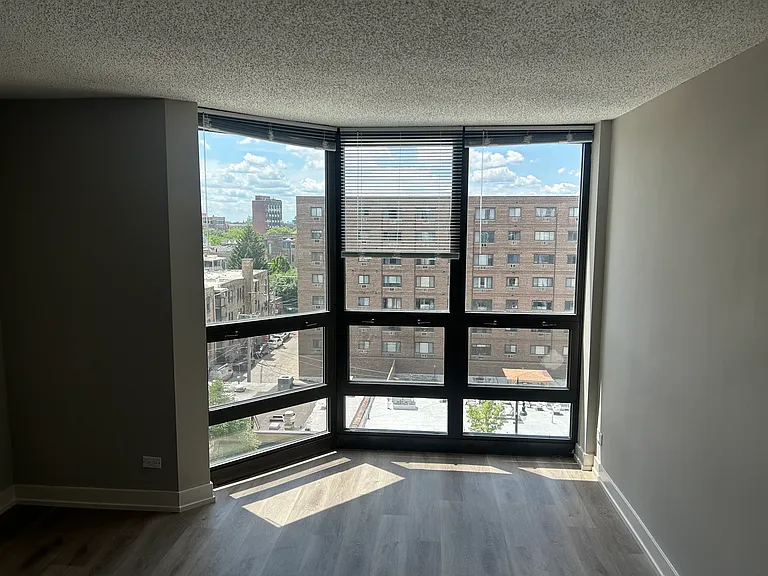2555-60 N Clark St #4-1504 — Photo 9
