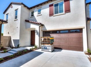 107 Primrose Dr, Lake Forest, CA 92610