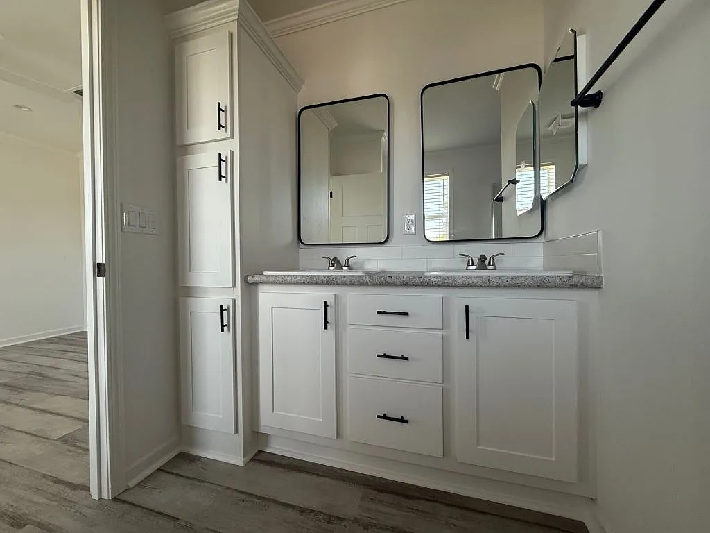 3 bed, 2.0 bath, 1356 sqft, $1,629 — Photo 3
