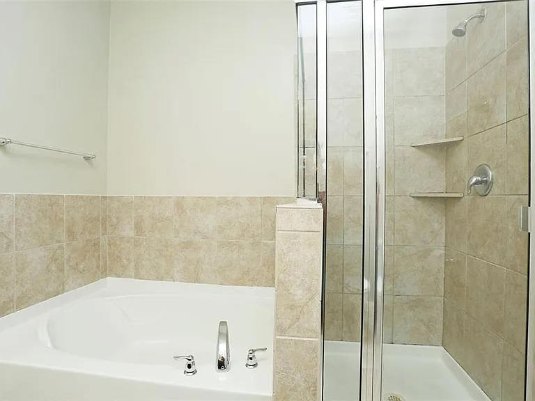 1123 Cloud Croft Ln — Photo 16