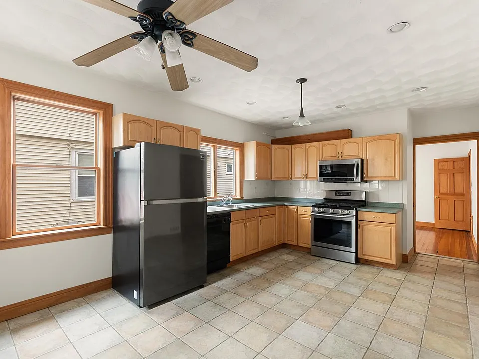 41-43 Montfern Ave #1