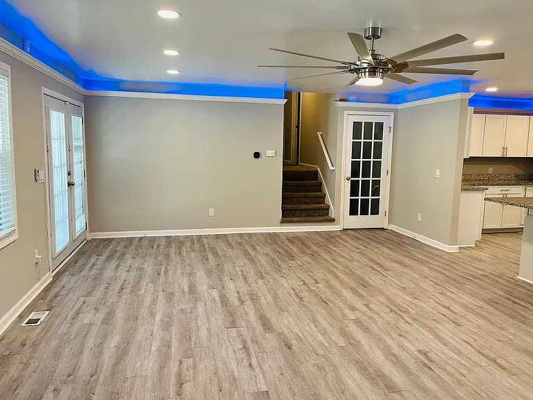 147 N Lake Dr — Photo 9