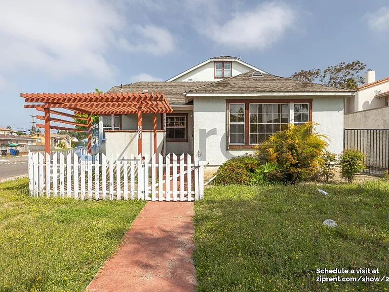 399 G St #A — Photo 1