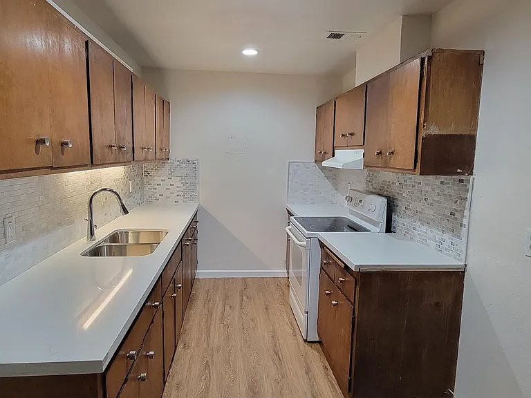 1402 Drake Dr #A — Photo 5