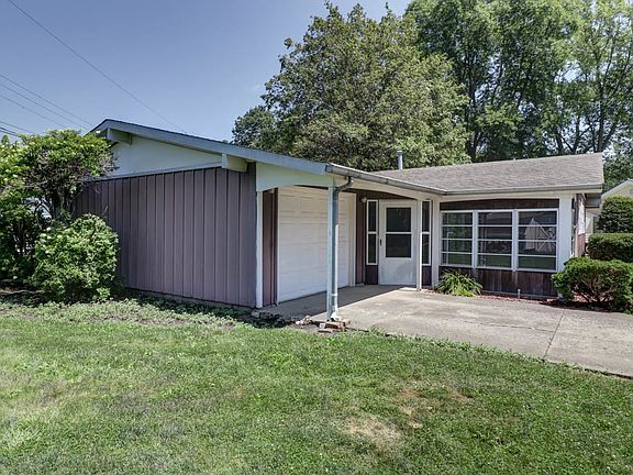 5th image of 29 Pine Circle Dr