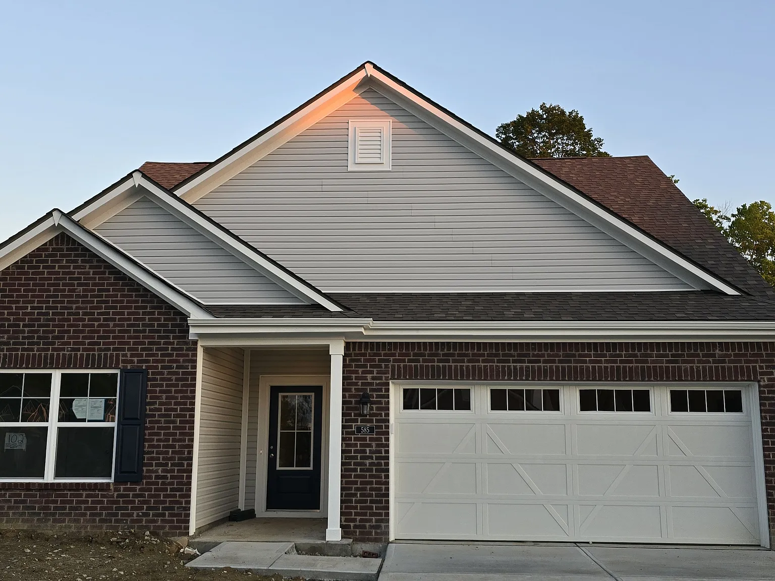4 bed, 2527 sqft, $2,700 — Photo 1