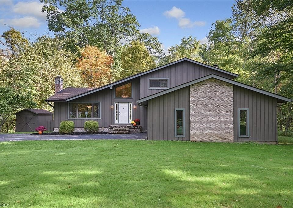 1st image of 19145 Elizabeth Ln