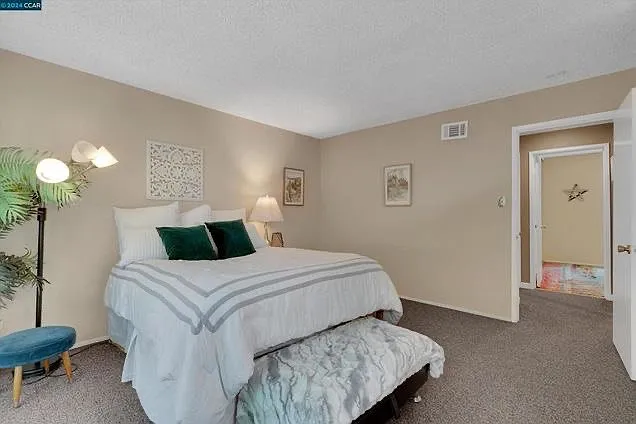 2243 Minaret Dr — Photo 2