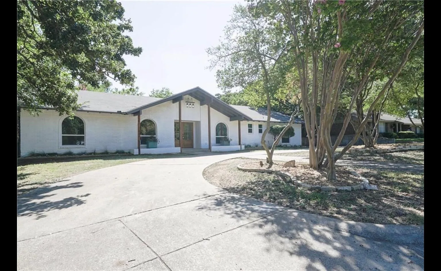 3 bed, 2550 sqft, $2,900 — Photo 1