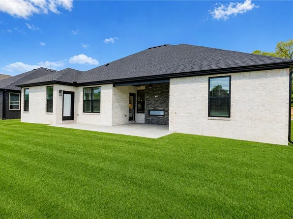 2107 N Chanae St, Siloam Springs, AR 72761