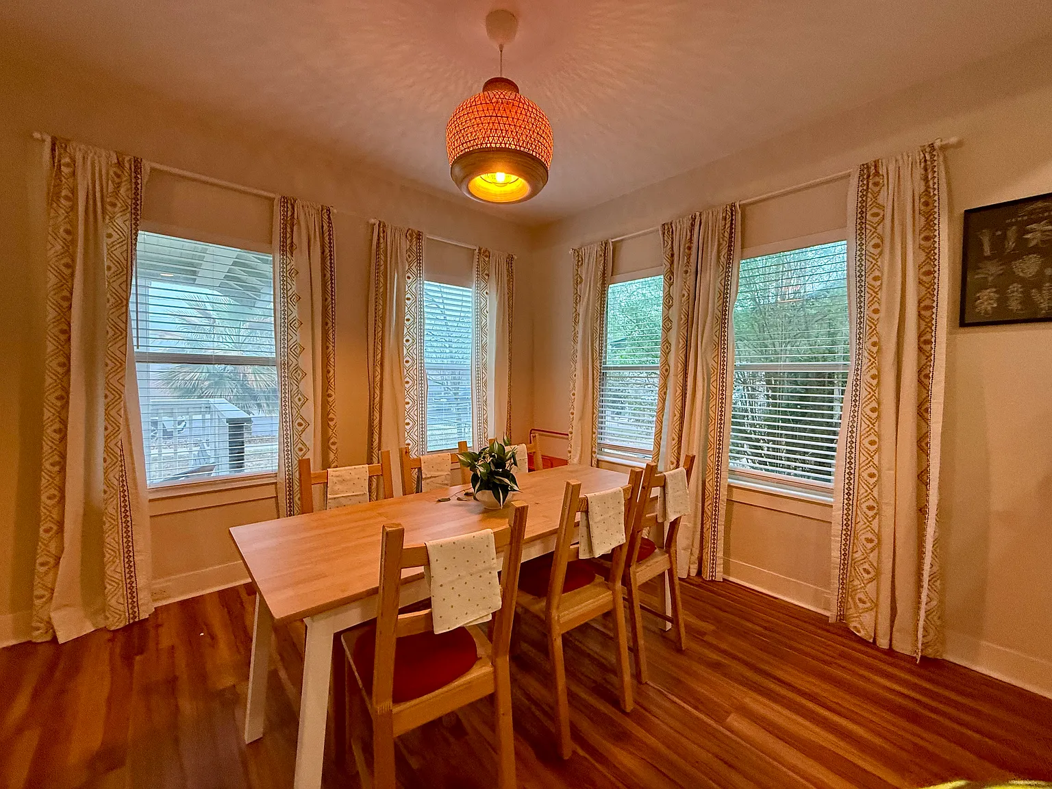 2 bed, 1092 sqft, $1,950 — Photo 3