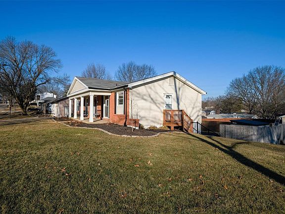 3rd image of 12003 Gardengate Dr
